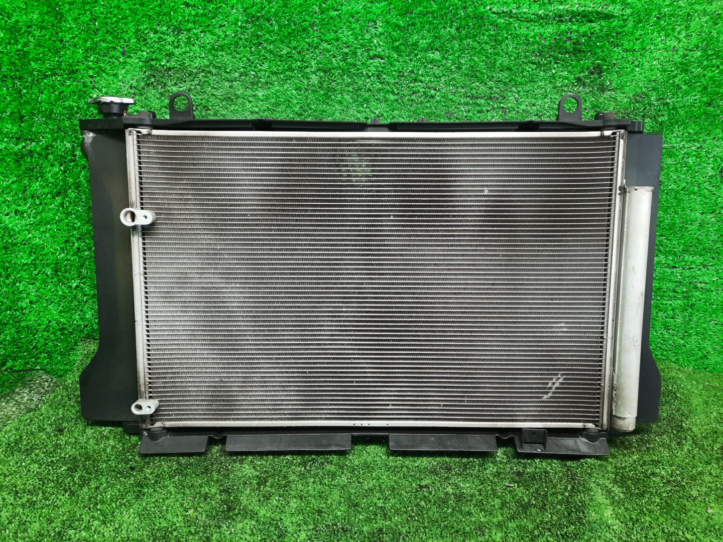 Радиатор основной TOYOTA AXIO, COROLLA FIELDER, COROLLA  AXIO, FIELDER NZE141, NZE144, ZRE142, ZRE144, ZRE144G, ZRE142G, NZE144G, NZE141G 1NZ-FE, 2ZR-FE, 2ZR-FAE 6006 2 ракурс