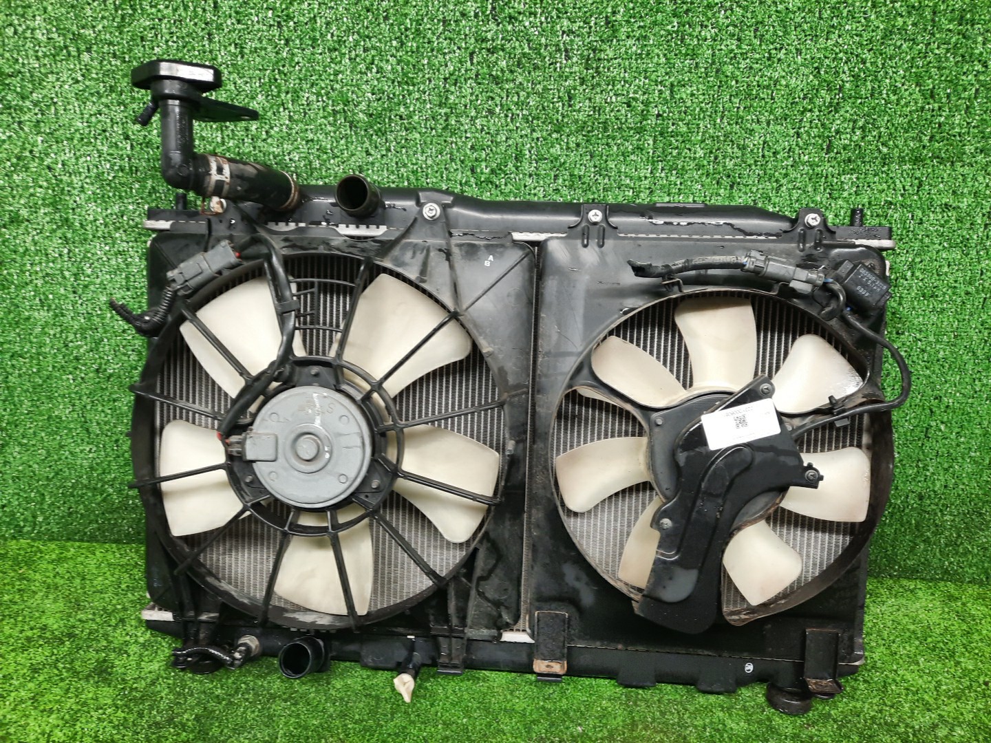 Радиатор основной HONDA CIVIC FD2, FD1, FD3 R18A 6051 1 ракурс Радиатор основной HONDA CIVIC FD2, FD1, FD3 R18A 6051 1 ракурс