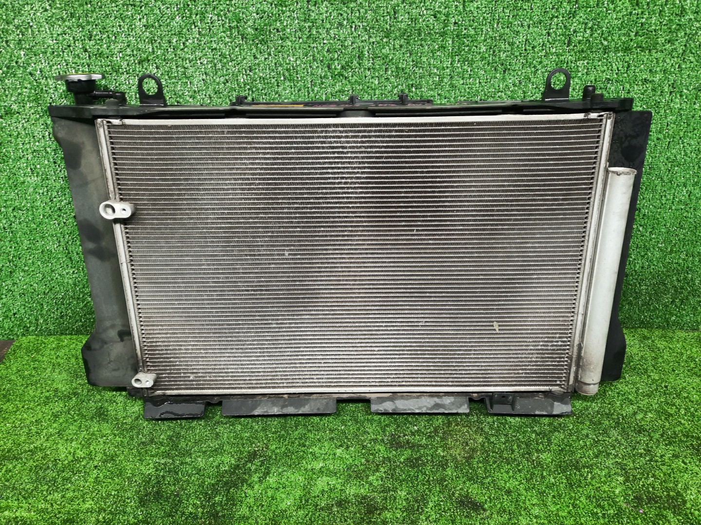 Радиатор основной TOYOTA AXIO, COROLLA FIELDER, COROLLA  AXIO, FIELDER NZE141, NZE144, ZRE142, ZRE144, ZRE144G, ZRE142G, NZE144G, NZE141G 1NZ-FE, 2ZR-FE, 2ZR-FAE 6053 2 ракурс