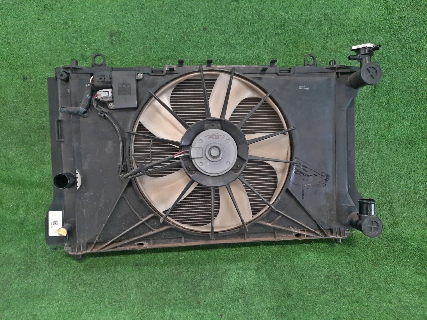 Радиатор основной TOYOTA AXIO, COROLLA FIELDER, COROLLA  AXIO, FIELDER NZE141, NZE144, ZRE142, ZRE144, ZRE144G, ZRE142G, NZE144G, NZE141G 1NZ-FE, 2ZR-FE, 2ZR-FAE 6089 2 ракурс