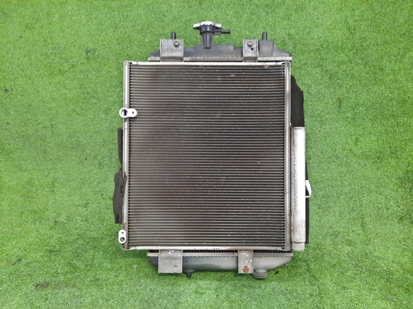 Радиатор основной TOYOTA BB QNC20, QNC21, QNC25 K3-VE 6146 1 ракурс Радиатор основной TOYOTA BB QNC20, QNC21, QNC25 K3-VE 6146 1 ракурс