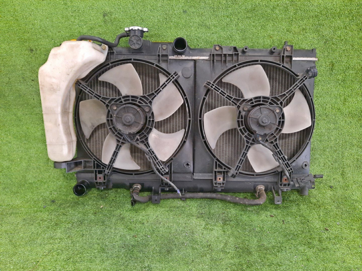 Радиатор основной SUBARU LEGACY, LEGACY B4 BE5, BH5, BE9 EJ20DE, EJ20E, EJ204, EJ202, EJ201 6163 2 ракурс