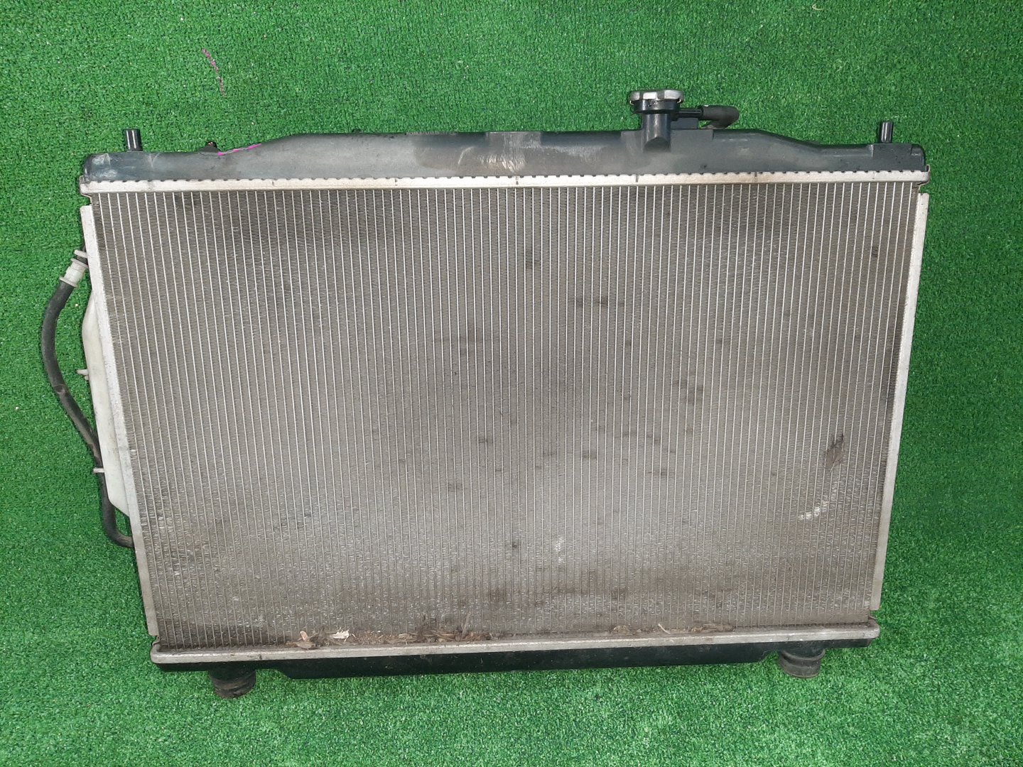 Радиатор основной HONDA EDIX BE2 D17A 6180 2 ракурс