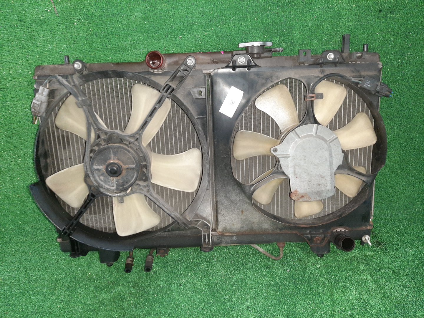 Радиатор основной TOYOTA CALDINA, CARINA, CORONA PREMIO ST210G, ST215G, ST210, ST215 3S-FE, 3S-FSE 6201 1 ракурс Радиатор основной TOYOTA CALDINA, CARINA, CORONA PREMIO ST210G, ST215G, ST210, ST215 3S-FE, 3S-FSE 6201 1 ракурс