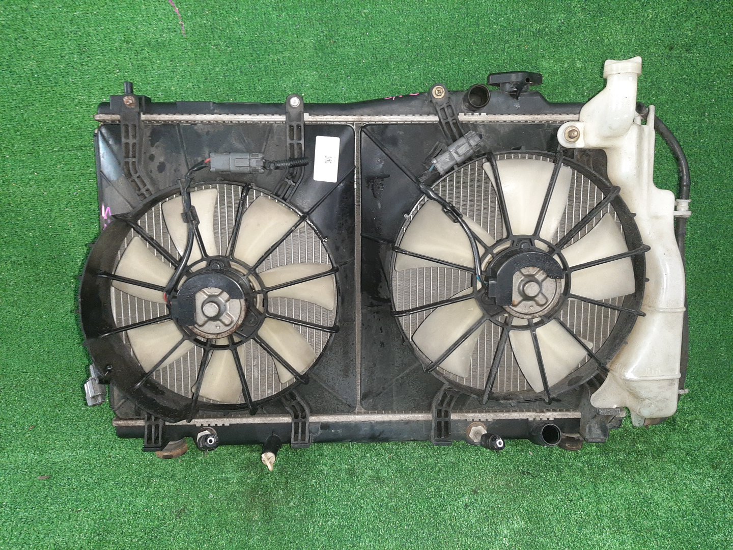 Радиатор основной HONDA STREAM RN2 D17A 6225 1 ракурс