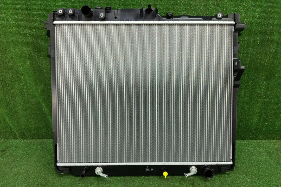 Радиатор основной LEXUS LX600 VJA310W V35A-FTS 16400-70760 1 ракурс