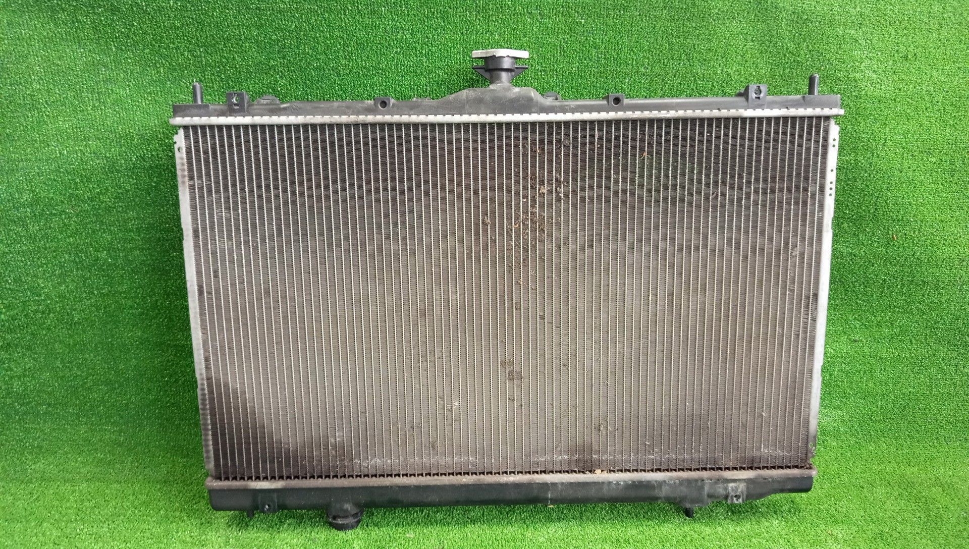 Радиатор основной MITSUBISHI GRANDIS NA4W 4G69 6310 2 ракурс