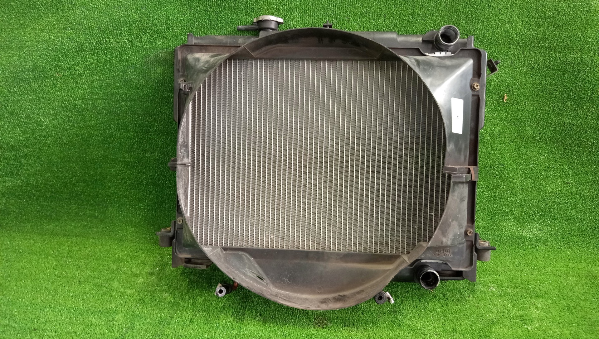 Радиатор основной NISSAN ATLAS H4F23 KA20DE 6328 1 ракурс Радиатор основной NISSAN ATLAS H4F23 KA20DE 6328 1 ракурс