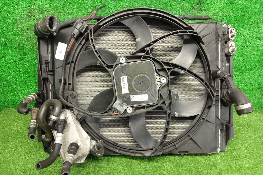 Радиатор основной BMW X1 E84 N20B20A 6395 1 ракурс