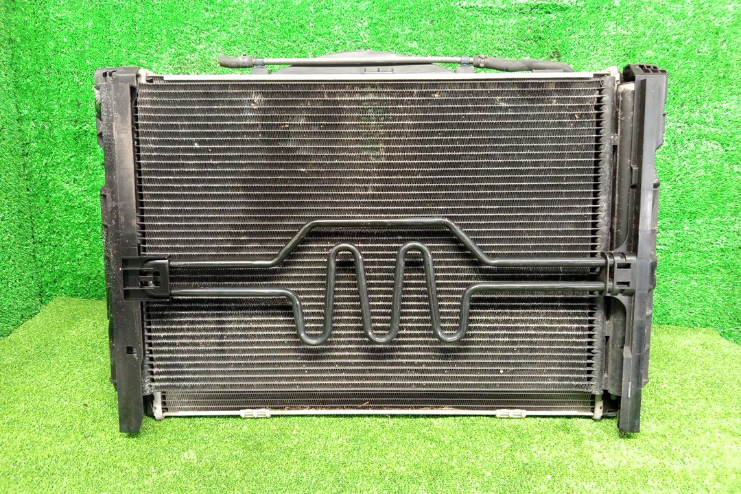 Радиатор основной BMW 3-Series, 335xi, 320i, 318i, 325xi, 325i E90, E91 N46B20B 6401 2 ракурс
