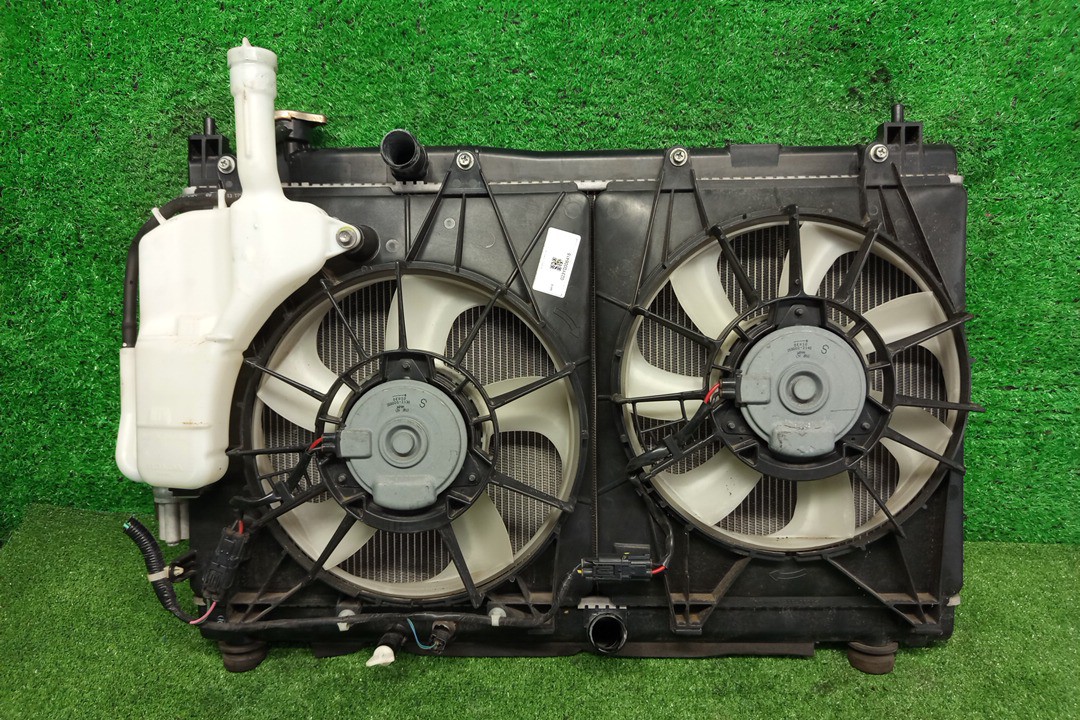 Радиатор основной HONDA FIT, SHUTTLE GP6, GP5, GP7, GP8 LEB 6418 1 ракурс