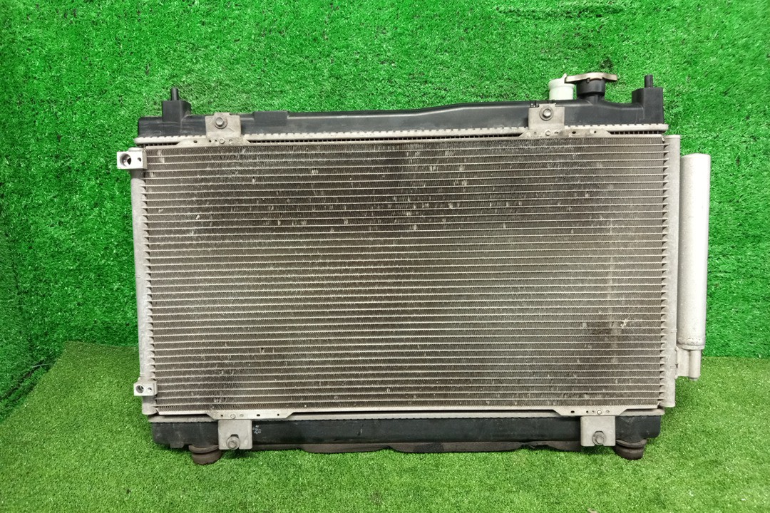 Радиатор основной HONDA FIT, SHUTTLE GP6, GP5, GP7, GP8 LEB 6418 2 ракурс