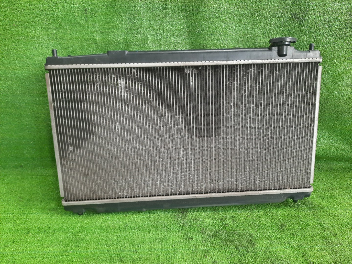 Радиатор основной HONDA FIT SHUTTLE GP2 LDA 6458 2 ракурс