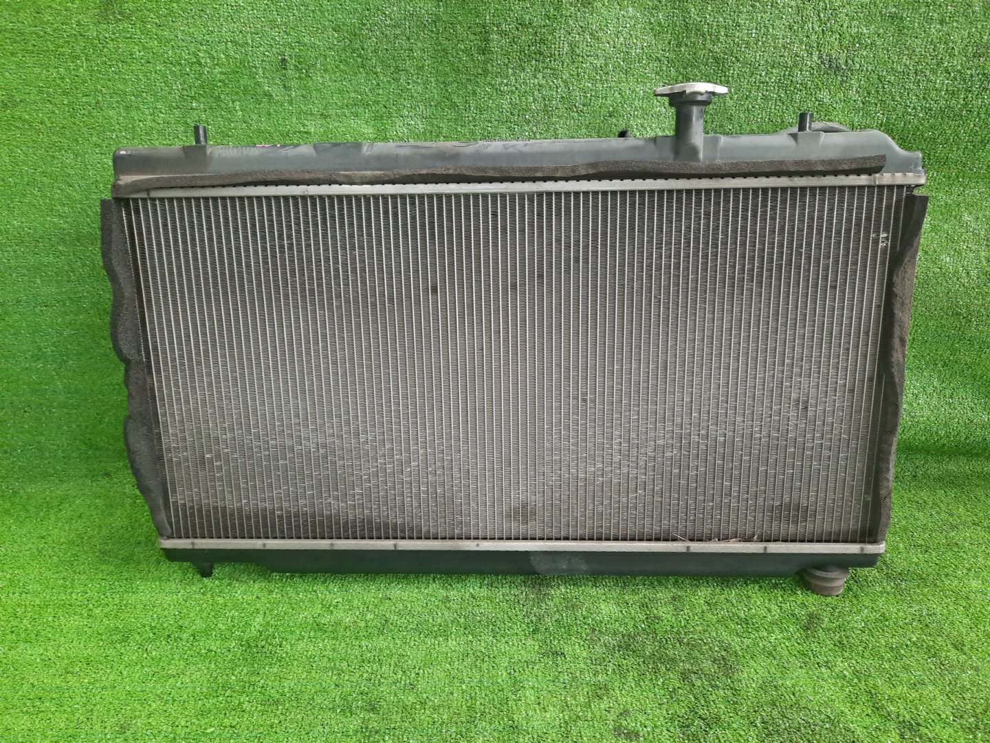 Радиатор основной HONDA AIRWAVE GJ1, GJ2 L15A 6470 2 ракурс