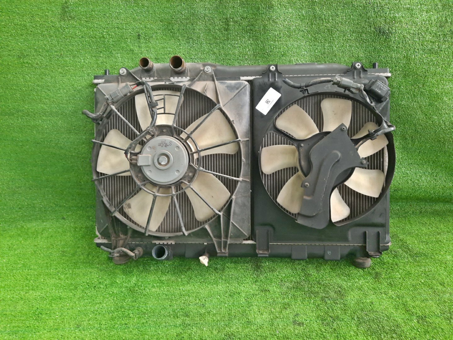 Радиатор основной HONDA CIVIC FD2, FD1, FD3 R18A 6485 1 ракурс
