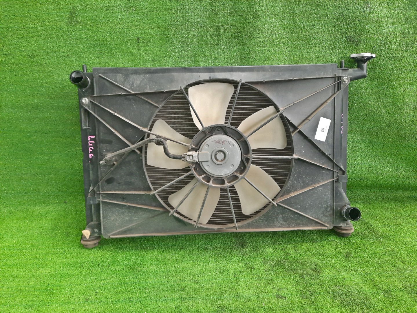 Радиатор основной TOYOTA ISIS ZNM10, ZNM10W, ANM10, ANM10W, ANM15, ANM15W, ZGM10, ZGM10W, ZGM11, ZGM11W, ZGM15, ZGM15W, ANM10G, ZGM10G, ANM15G, ZNM10G, ZGM11G, ZGM15G 1ZZ-FE 6486 1 ракурс