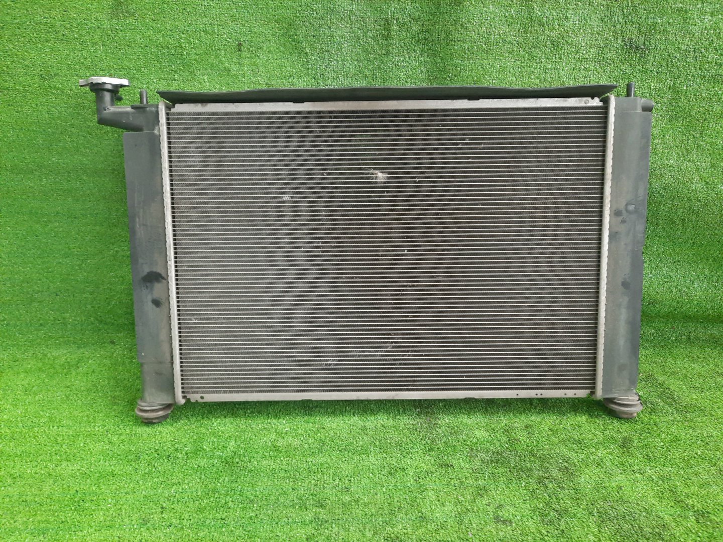 Радиатор основной TOYOTA ISIS ZNM10, ZNM10W, ANM10, ANM10W, ANM15, ANM15W, ZGM10, ZGM10W, ZGM11, ZGM11W, ZGM15, ZGM15W, ANM10G, ZGM10G, ANM15G, ZNM10G, ZGM11G, ZGM15G 1ZZ-FE 6486 2 ракурс