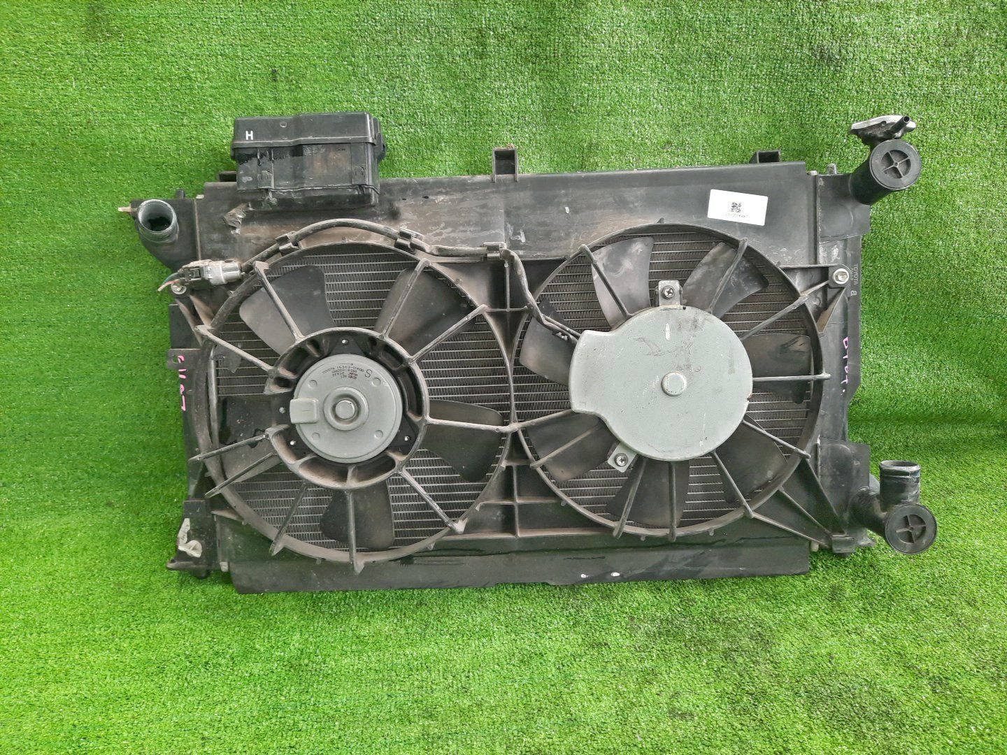 Радиатор основной TOYOTA AVENSIS ZZT251, AZT250, AZT255, AZT251 2AZ-FSE 6487 1 ракурс