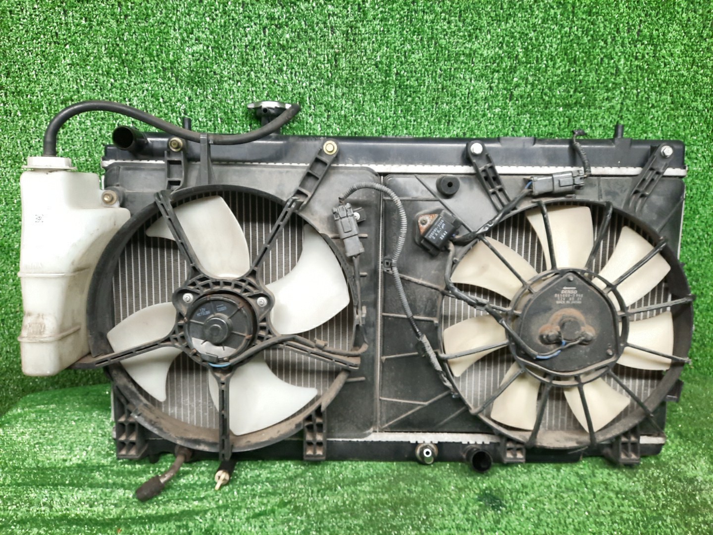 Радиатор основной HONDA MOBILIO GB2, GB1 L15A 6490 1 ракурс