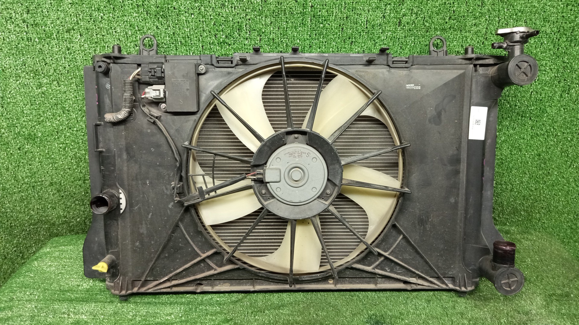 Радиатор основной TOYOTA AXIO, COROLLA FIELDER, COROLLA  AXIO, FIELDER NZE141, NZE144, ZRE142, ZRE144, ZRE144G, ZRE142G, NZE144G, NZE141G 1NZ-FE, 2ZR-FE, 2ZR-FAE 6494 1 ракурс