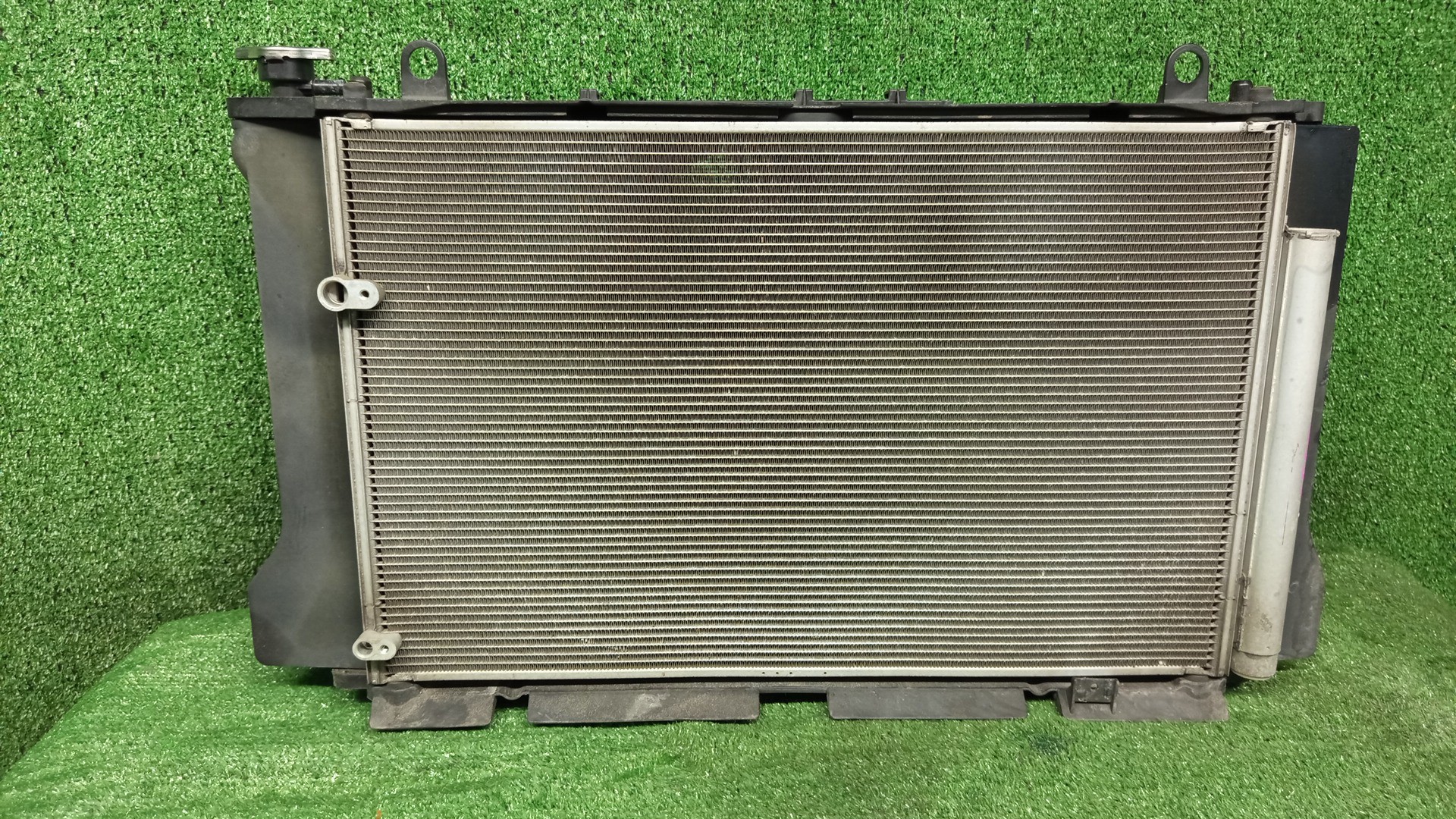 Радиатор основной TOYOTA AXIO, COROLLA FIELDER, COROLLA  AXIO, FIELDER NZE141, NZE144, ZRE142, ZRE144, ZRE144G, ZRE142G, NZE144G, NZE141G 1NZ-FE, 2ZR-FE, 2ZR-FAE 6500 2 ракурс