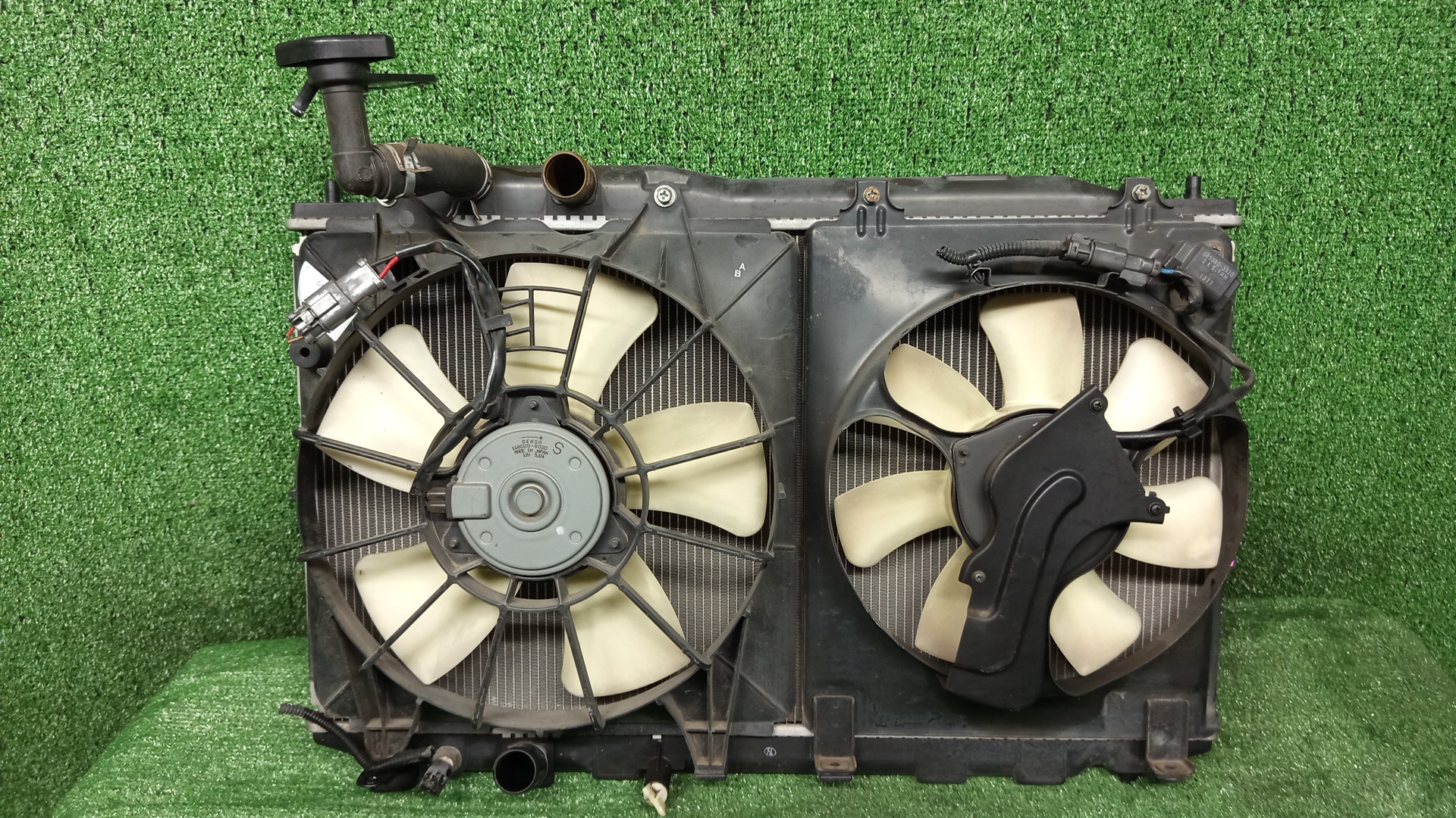 Радиатор основной HONDA CIVIC FD2, FD1, FD3 R18A 6510 1 ракурс