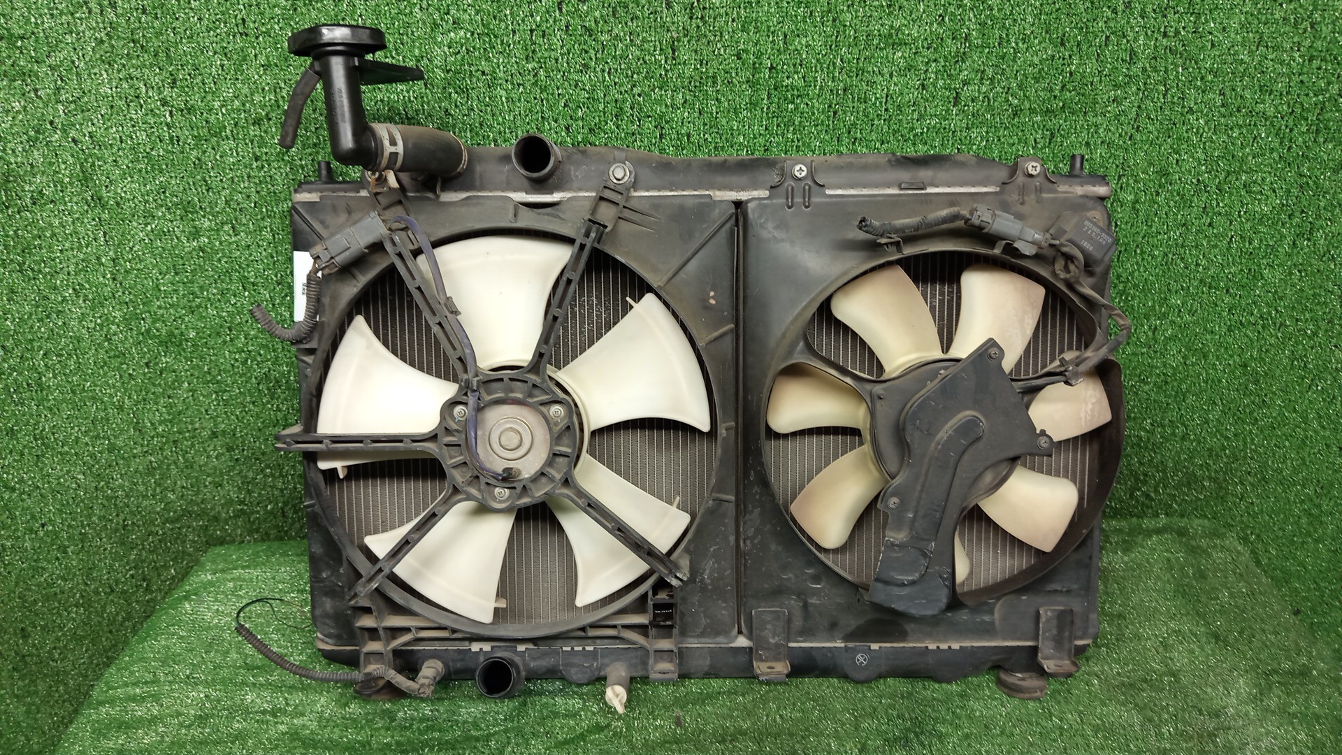 Радиатор основной HONDA CIVIC FD2, FD1, FD3 R18A 6532 1 ракурс