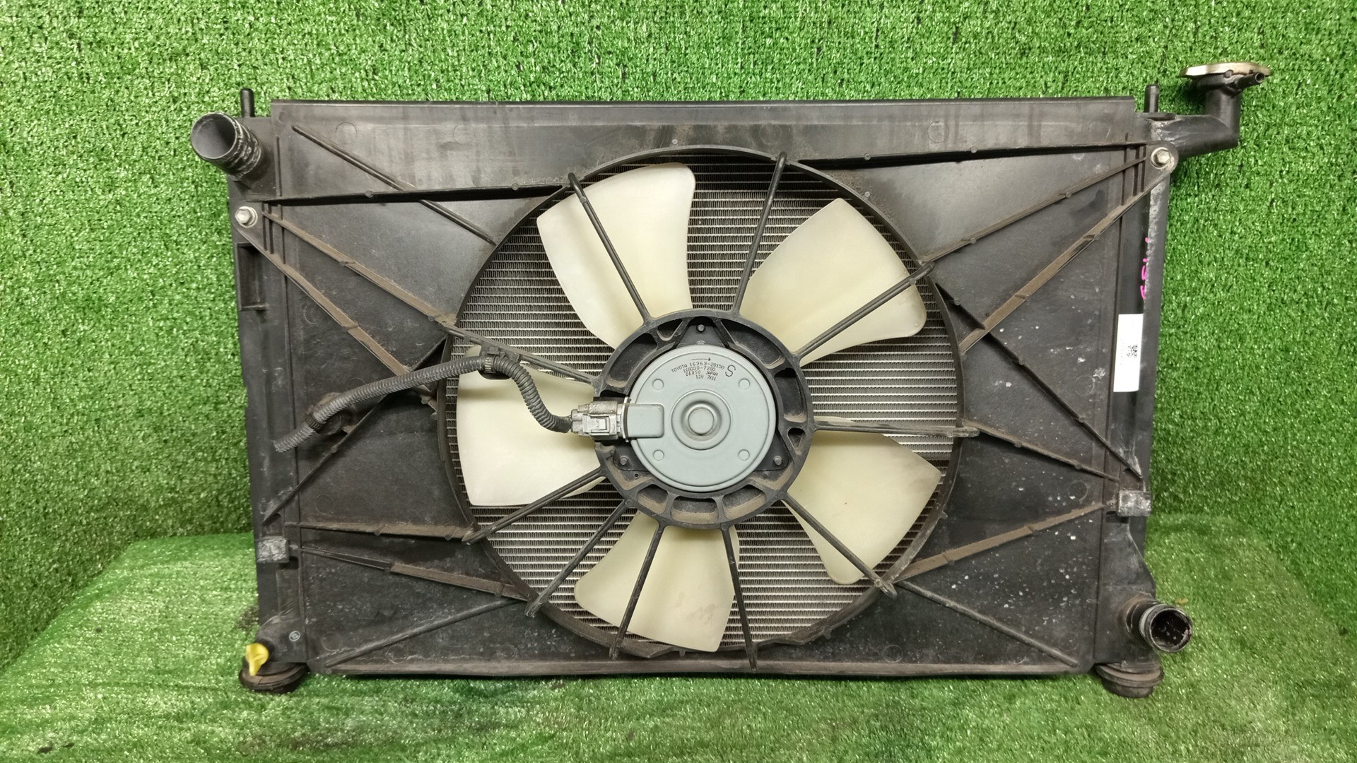 Радиатор основной TOYOTA ISIS ZNM10, ZNM10W, ANM10, ANM10W, ANM15, ANM15W, ZGM10, ZGM10W, ZGM11, ZGM11W, ZGM15, ZGM15W, ANM10G, ZGM10G, ANM15G, ZNM10G, ZGM11G, ZGM15G 1ZZ-FE 6541 1 ракурс