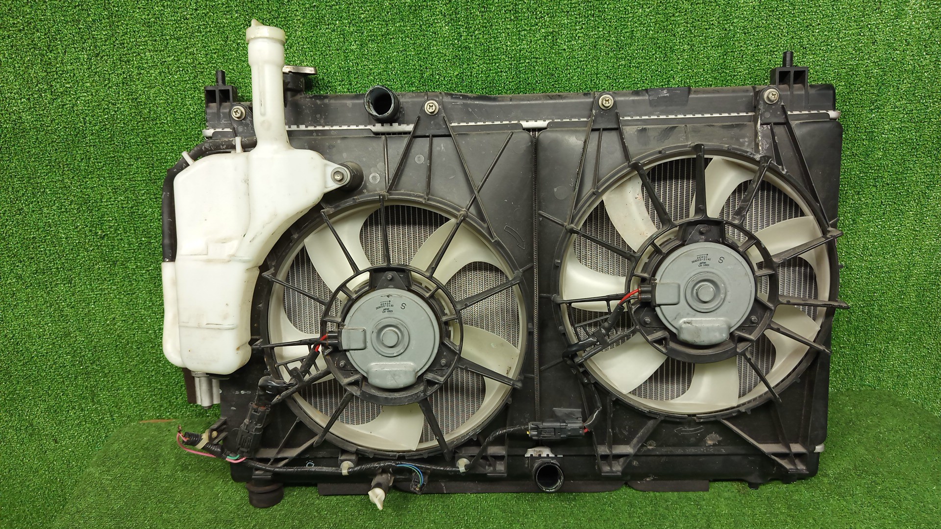 Радиатор основной HONDA FIT, SHUTTLE GP6, GP5, GP7, GP8 LEB 6559 1 ракурс