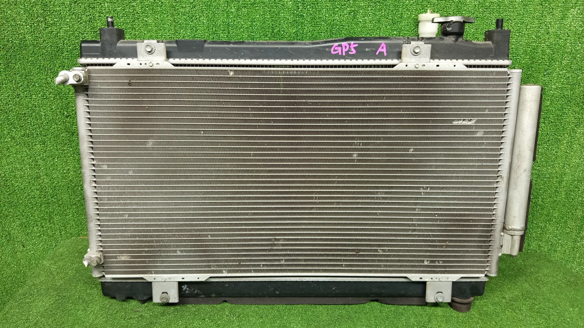 Радиатор основной HONDA FIT, SHUTTLE GP6, GP5, GP7, GP8 LEB 6559 2 ракурс