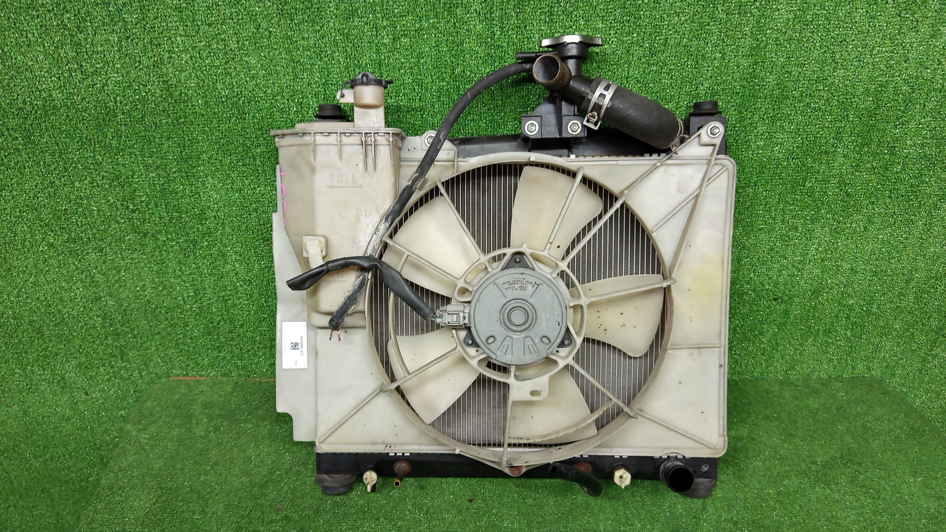 Радиатор основной TOYOTA SIENTA NCP81G, NCP85G 1NZ-FE 6564 1 ракурс