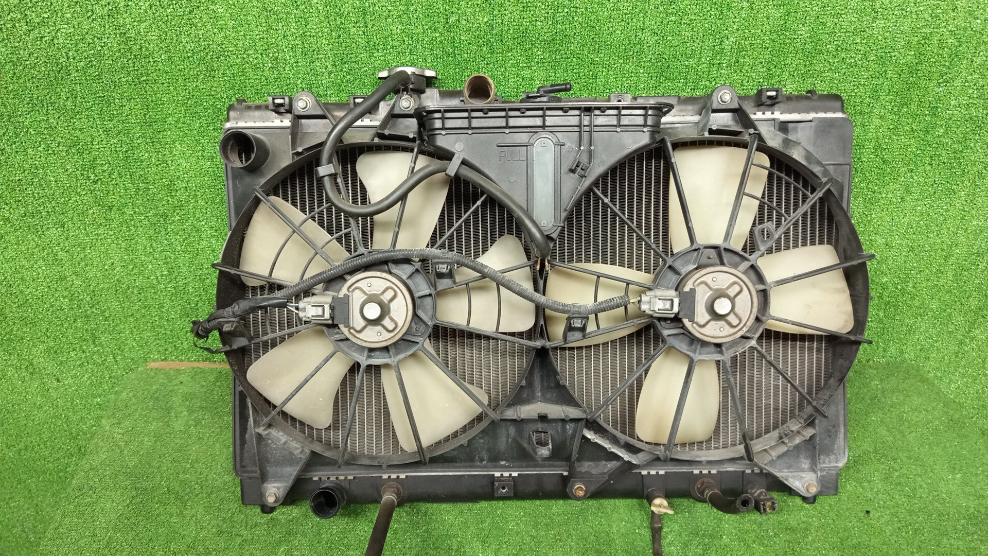 Радиатор основной TOYOTA ALTEZZA SXE10 3S-GE 6579 1 ракурс