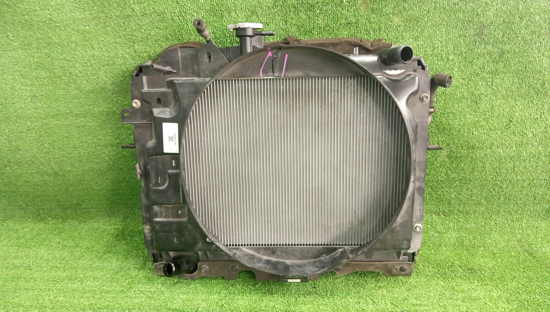 Радиатор основной MAZDA BONGO SKP2V L8 6623 1 ракурс