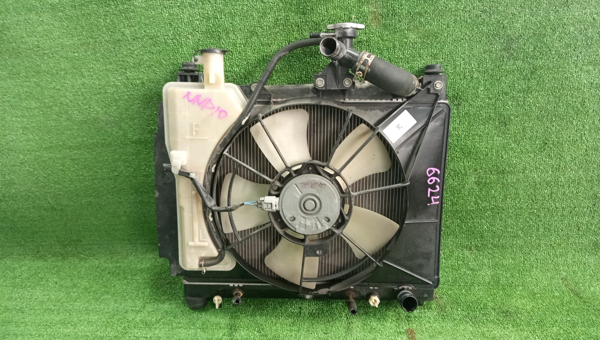 Радиатор основной TOYOTA FUNCARGO, IST, PLATZ, RAUM, VITZ, WILL VI, PROBOX, BB, PORTE, SUCCEED, WILL CYPHA NCP20, NCP21, NCP25, NCP60, NCP65, NCP61, NCP12, NCP16, NCZ20, NCZ25, NCP13, NCP19, NCP51V, NCP58G, NCP55V, NCP50V, NCP59G, NCP30, NCP31, NCP35