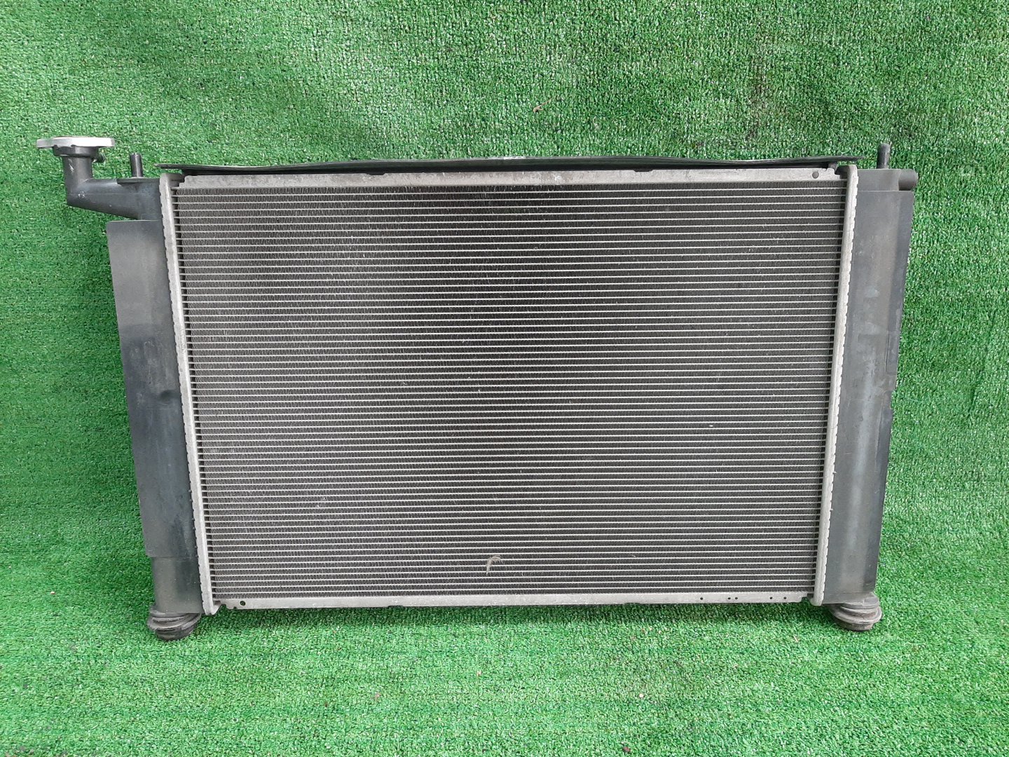 Радиатор основной TOYOTA ISIS ZNM10, ZNM10W, ANM10, ANM10W, ANM15, ANM15W, ZGM10, ZGM10W, ZGM11, ZGM11W, ZGM15, ZGM15W, ANM10G, ZGM10G, ANM15G, ZNM10G, ZGM11G, ZGM15G 1ZZ-FE 6646 2 ракурс