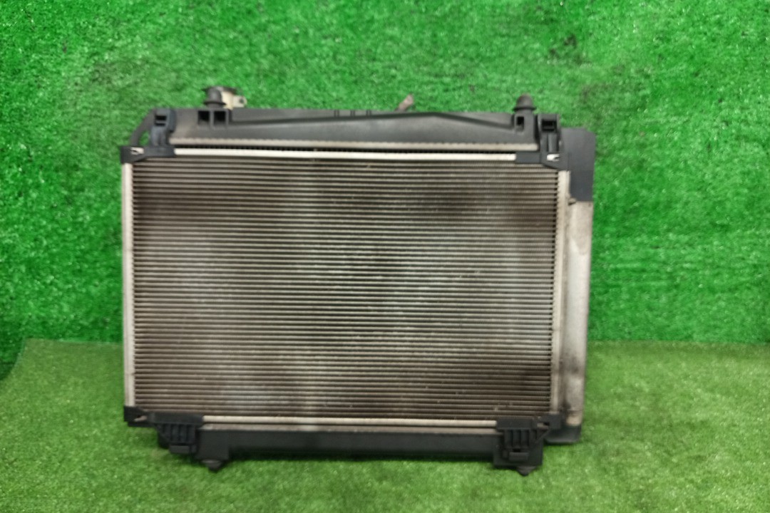 Радиатор основной TOYOTA RACTIS NCP105 1NZ-FE 6747 1 ракурс
