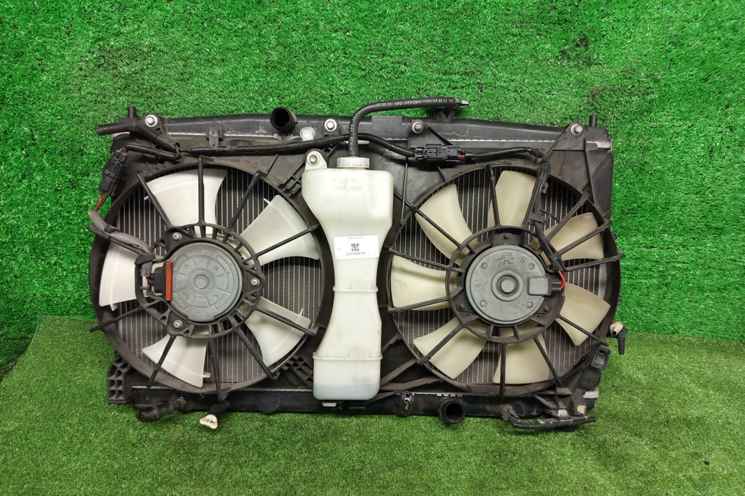 Радиатор основной HONDA INSIGHT ZE3, ZE2 LDA 6755 1 ракурс
