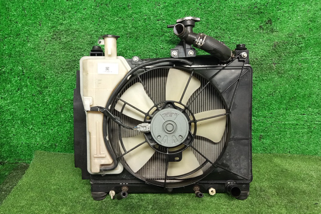 Радиатор основной TOYOTA FUNCARGO, IST, PLATZ, RAUM, VITZ, WILL VI, PROBOX, BB, PORTE, SUCCEED, WILL CYPHA NCP20, NCP21, NCP25, NCP60, NCP65, NCP61, NCP12, NCP16, NCZ20, NCZ25, NCP13, NCP19, NCP51V, NCP58G, NCP55V, NCP50V, NCP59G, NCP30, NCP31, NCP35