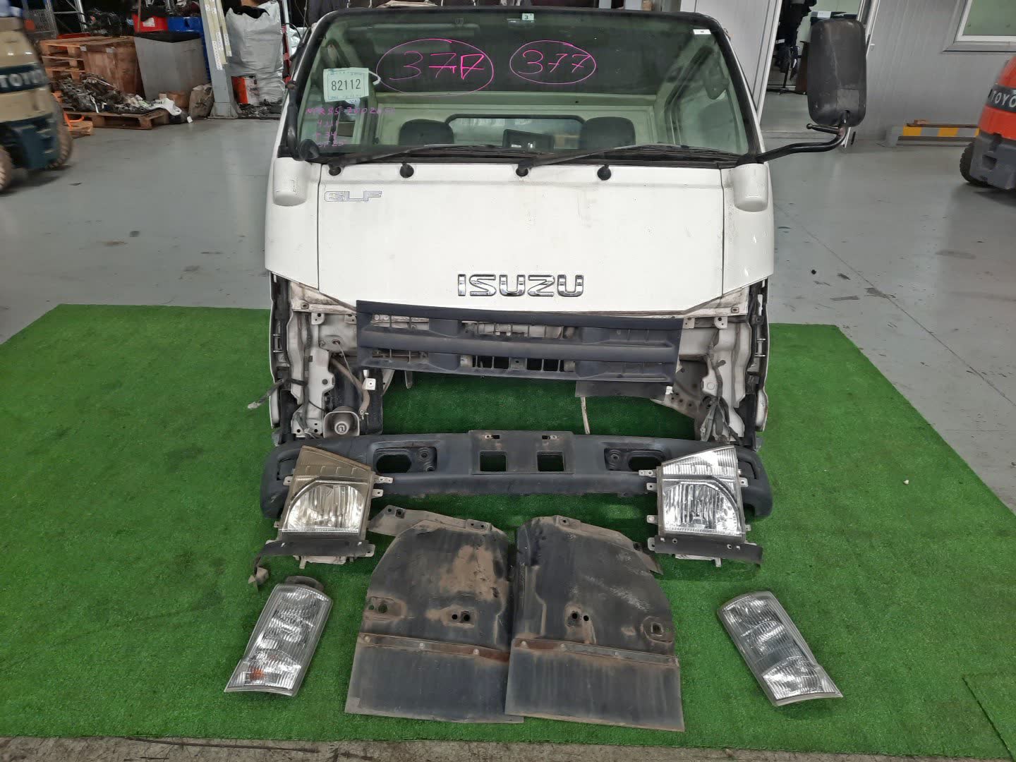 Кабина ISUZU ELF NKR85 4JJ1 377 1 ракурс