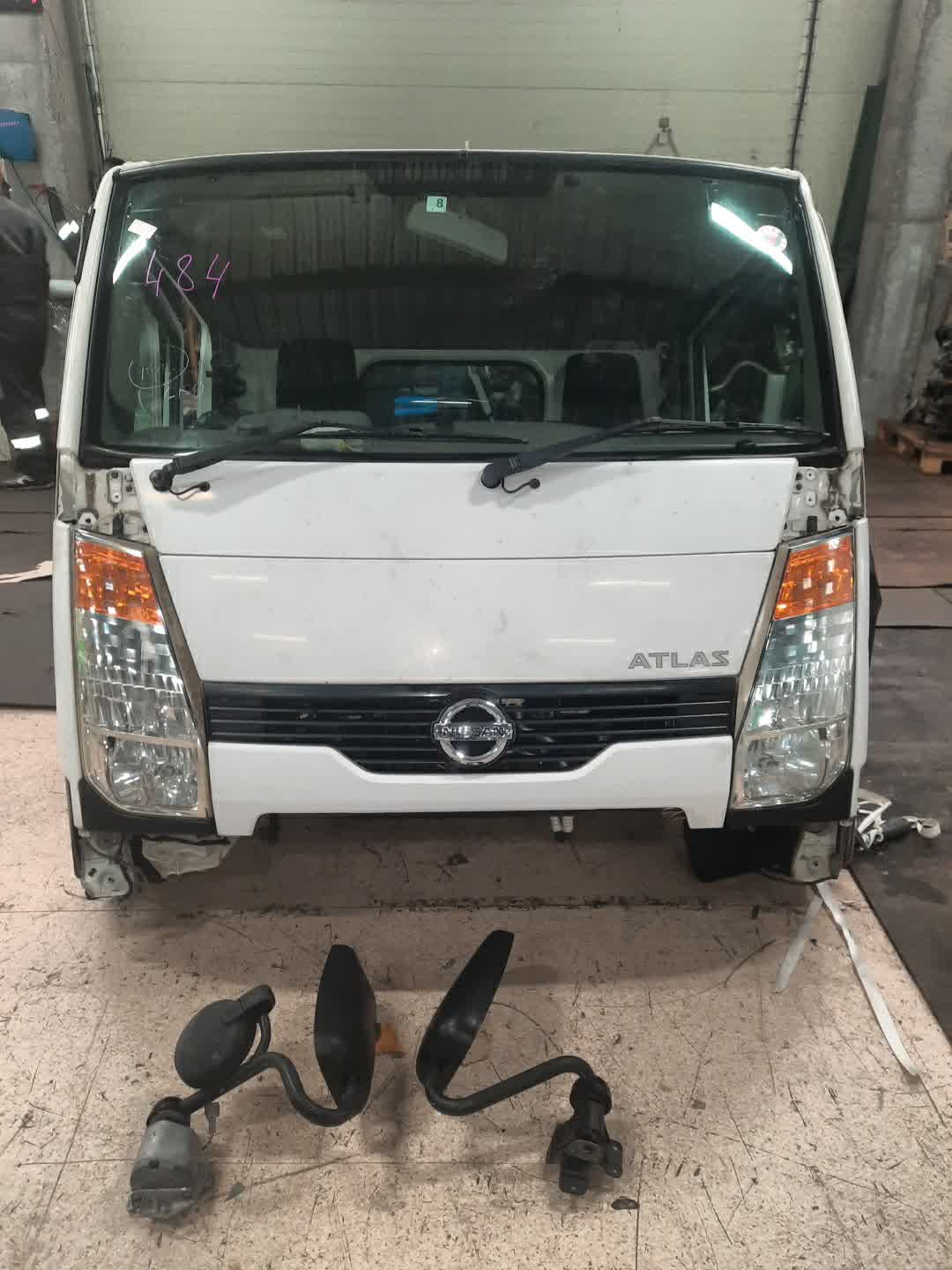 Кабина NISSAN ATLAS TZ2F24 ZD30DD 484 1 ракурс