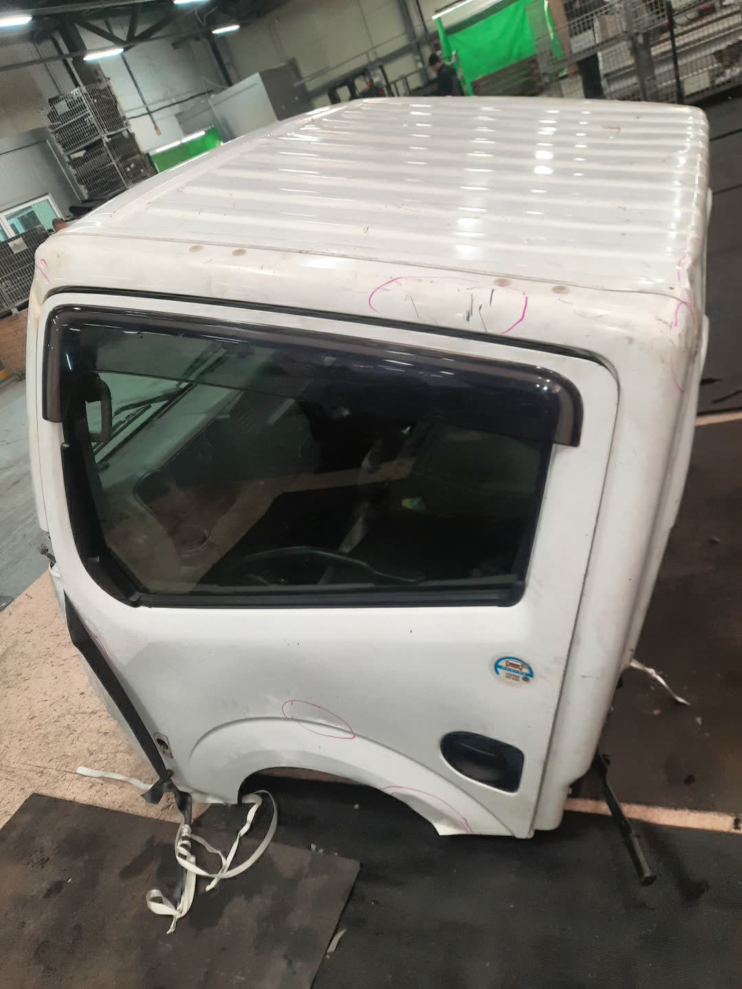 Кабина NISSAN ATLAS TZ2F24 ZD30DD 484 4 ракурс