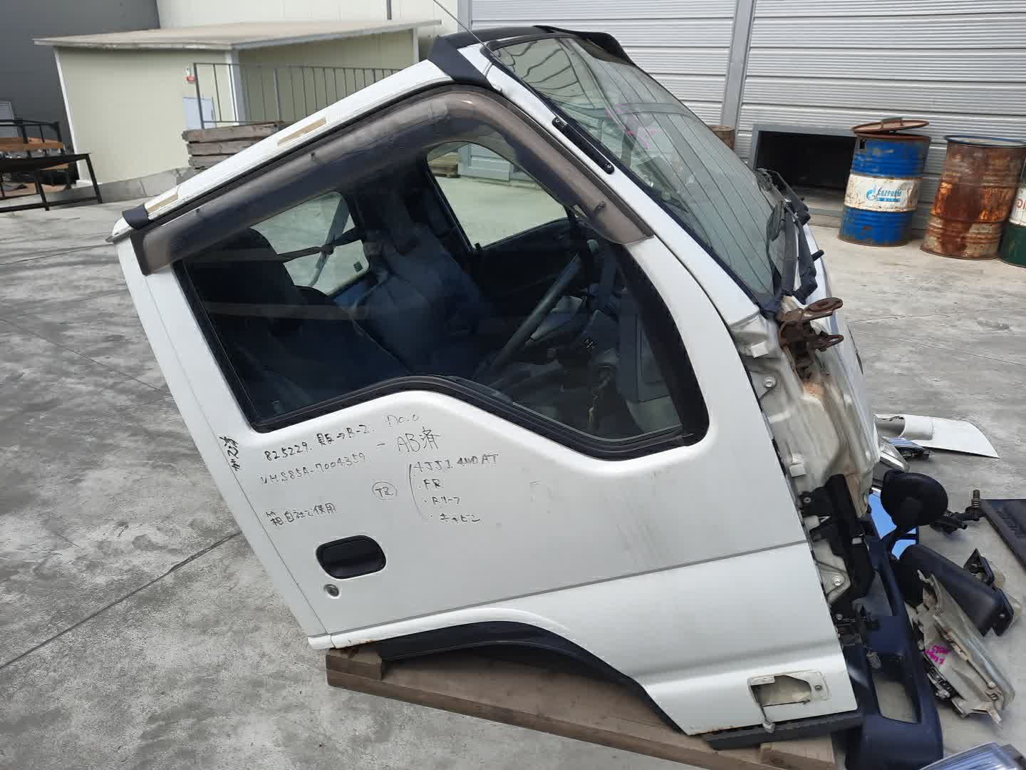 Кабина ISUZU ELF NHS85 502 2 ракурс