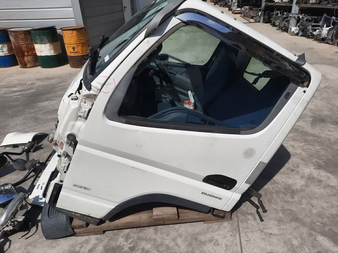 Кабина MITSUBISHI CANTER FDA00 503 2 ракурс