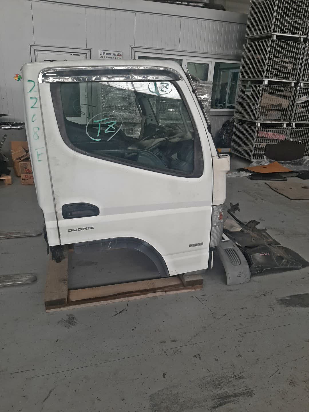Кабина MITSUBISHI FUSO CANTER FBA20 545 2 ракурс
