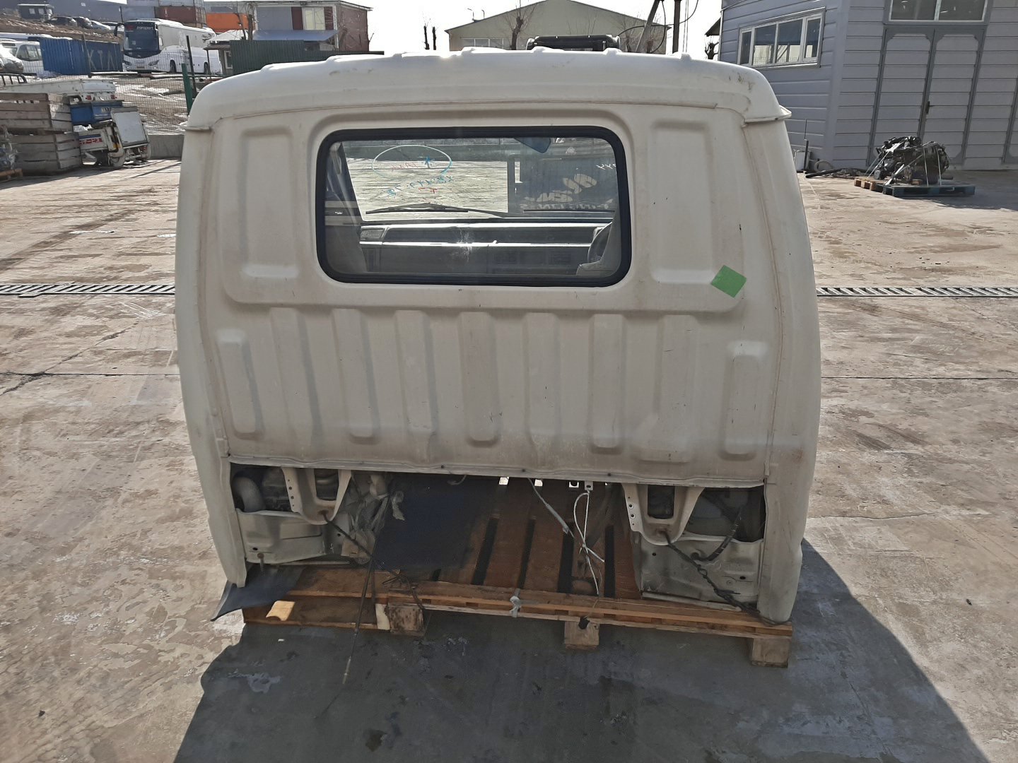 Кабина MAZDA BONGO SE88T F8 564 3 ракурс