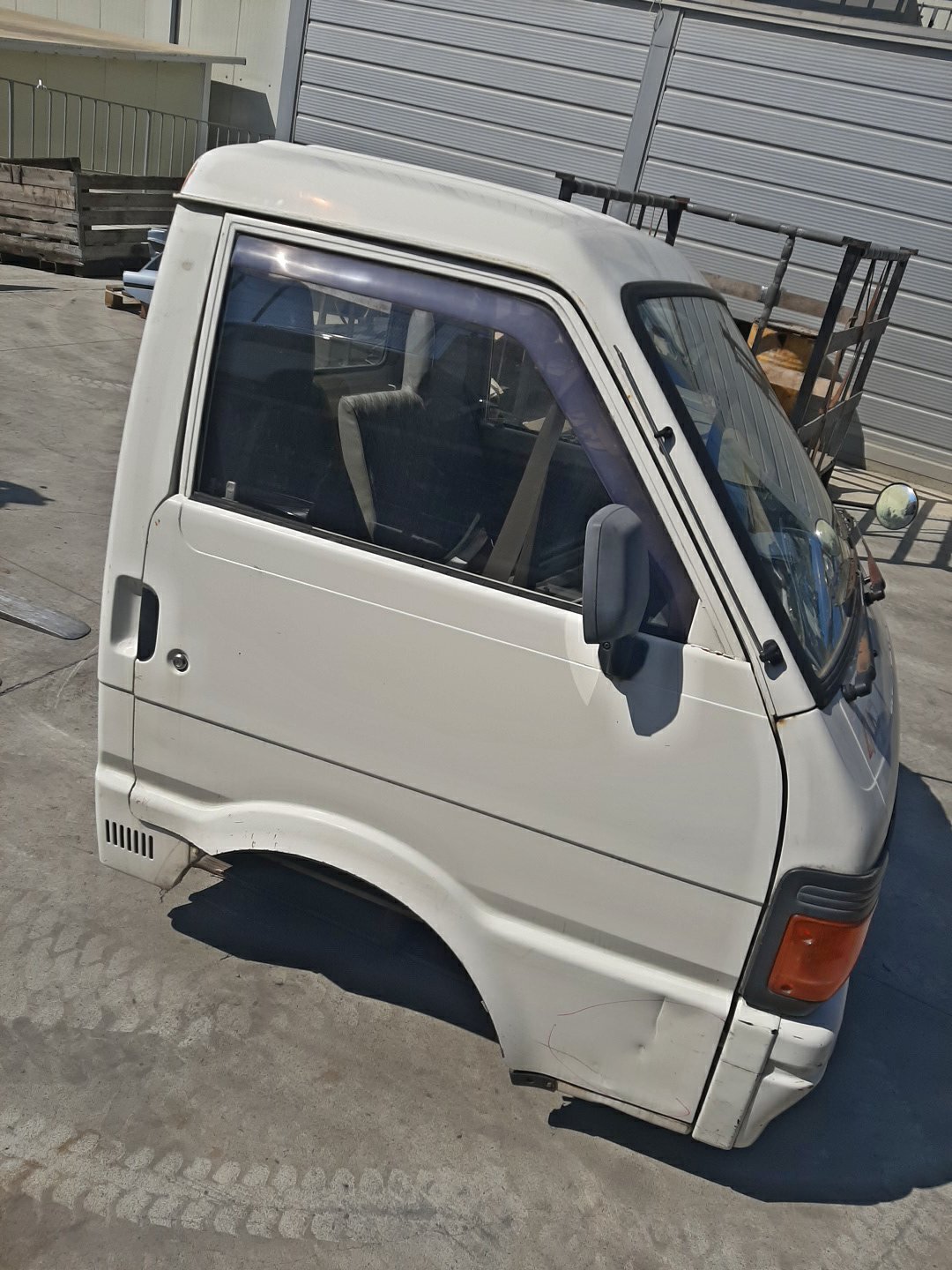 Кабина MAZDA BONGO SE88M 591 2 ракурс