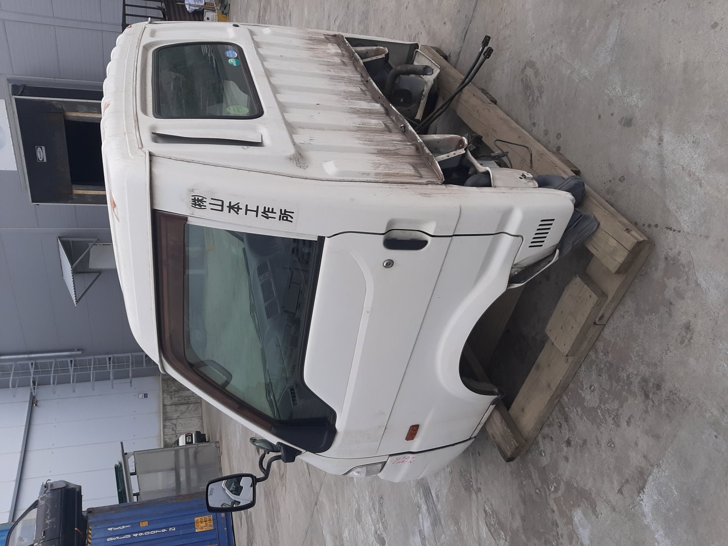 Кабина MAZDA BONGO SLP2T L8 605 4 ракурс