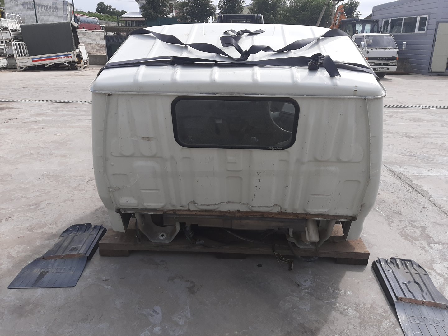Кабина TOYOTA HIACE LH95 607 3 ракурс