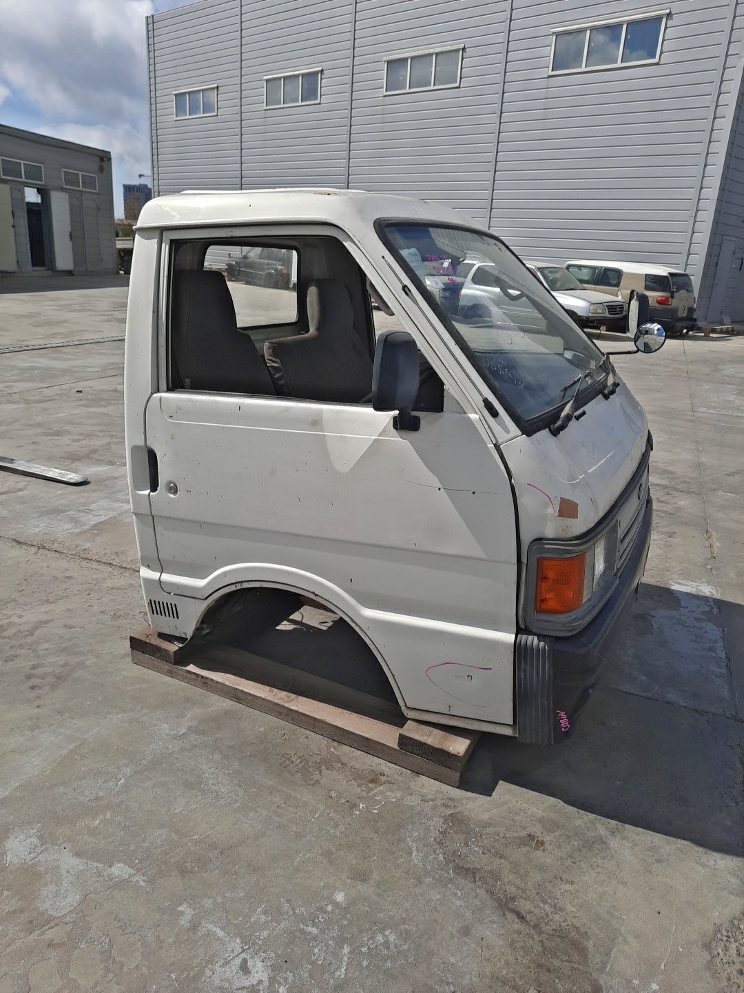Кабина MAZDA BONGO SEF8T RF 613 2 ракурс