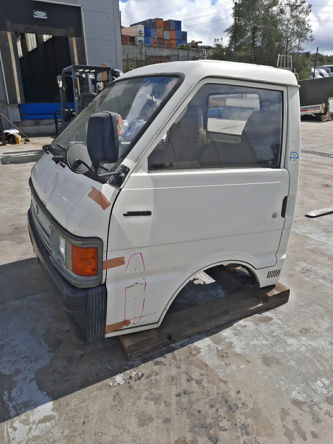 Кабина MAZDA BONGO SEF8T RF 613 3 ракурс